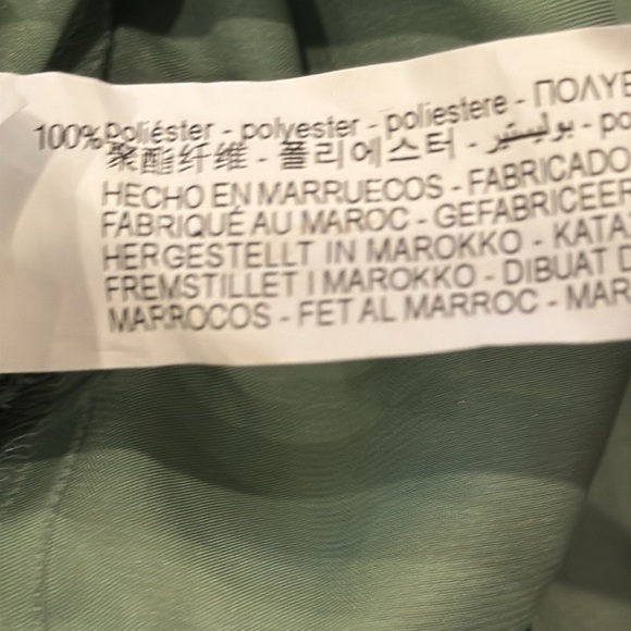 Zara Women’s Green Satin Silk Long-Sleeve Button Down Size Small - Picture 6 of 6